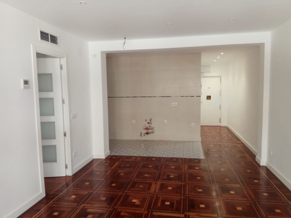 Reforma de un estudio y de un piso C/ Santísima Trinidad