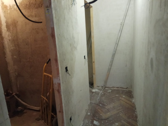 Reforma de un estudio y de un piso C/ Santísima Trinidad