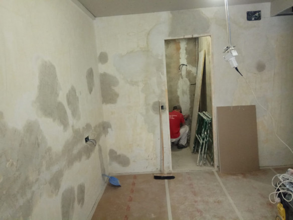 Reforma de un estudio y de un piso C/ Santísima Trinidad